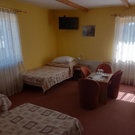 Hotel Goralski Raj โนวือตาร์ก ภายนอก รูปภาพ
