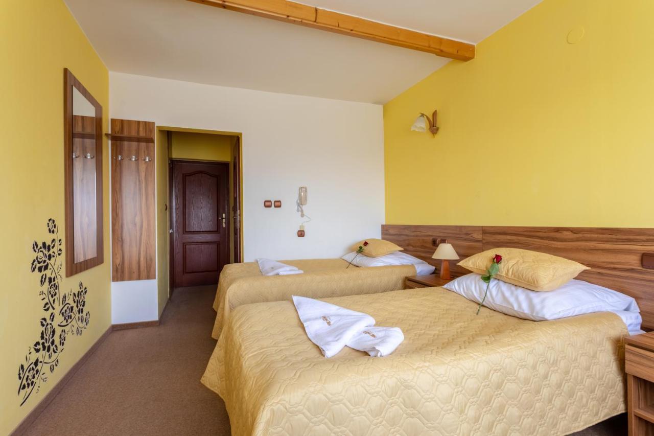 Hotel Goralski Raj โนวือตาร์ก ภายนอก รูปภาพ