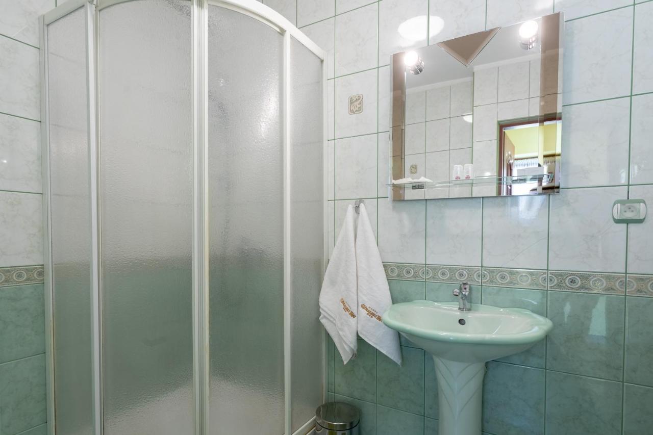 Hotel Goralski Raj โนวือตาร์ก ภายนอก รูปภาพ